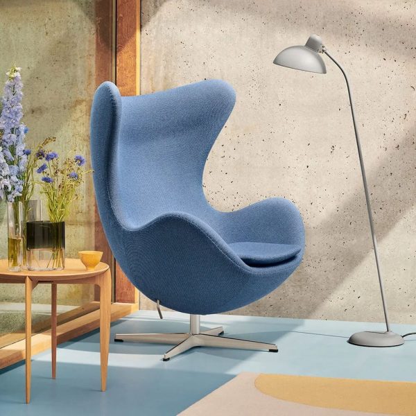 Arne-Jacobsen-Lænestol-Ægget-stof-polstring